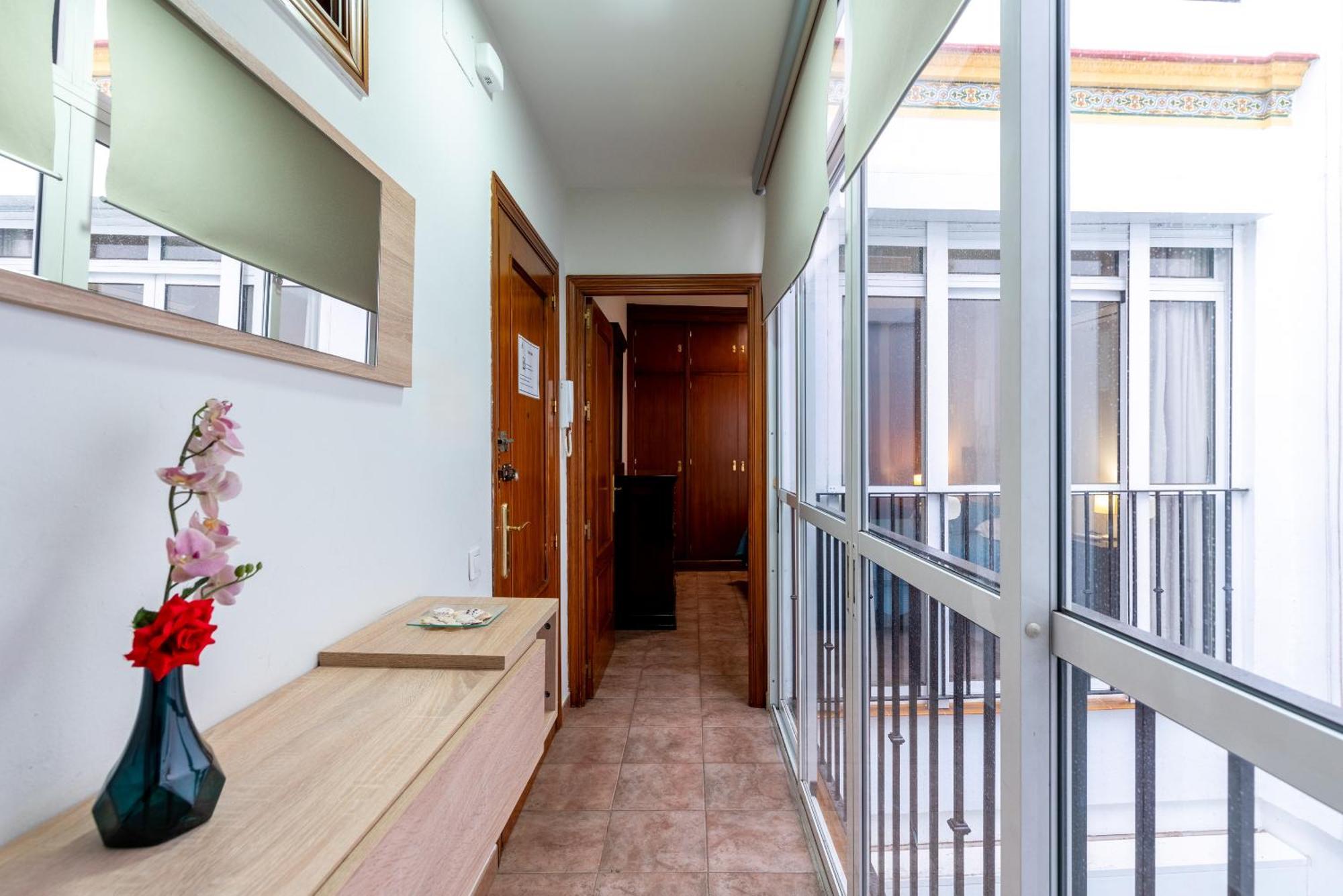 Aoa Casa Triana Familiar Con Terraza Apartment Seville Exterior photo
