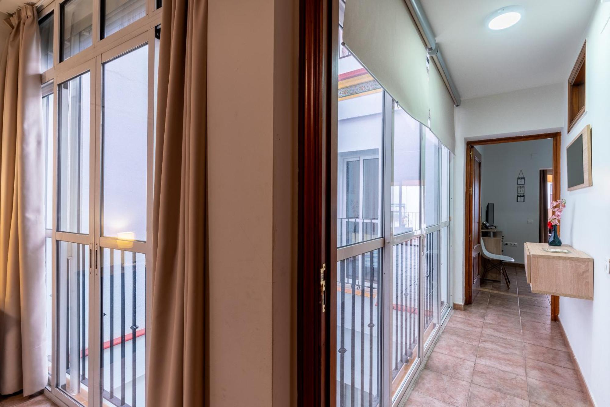 Aoa Casa Triana Familiar Con Terraza Apartment Seville Exterior photo